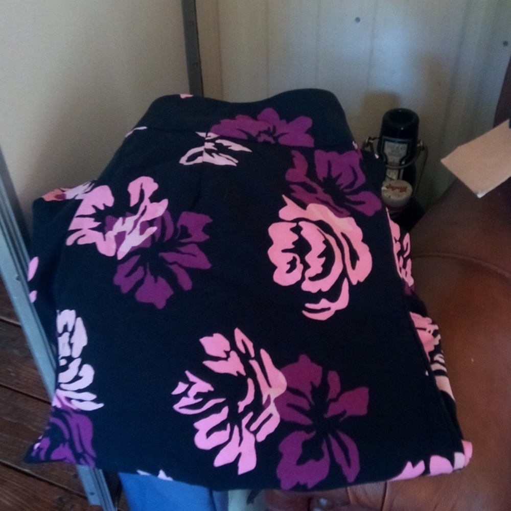 Knee high stretch pants